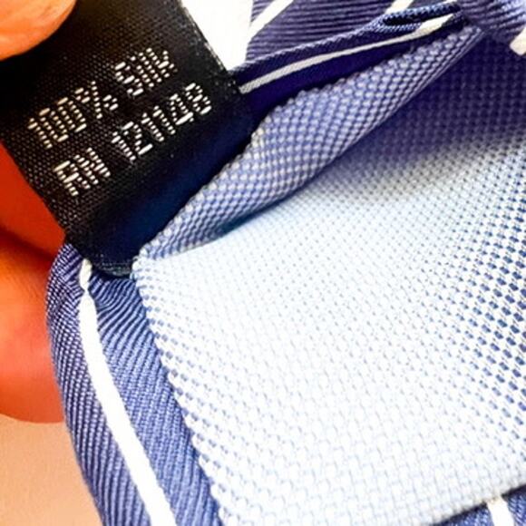 Tommy Hilifiger Blue and Yellow Chainlink 100% Silk Neck Tie - Picture 4 of 7